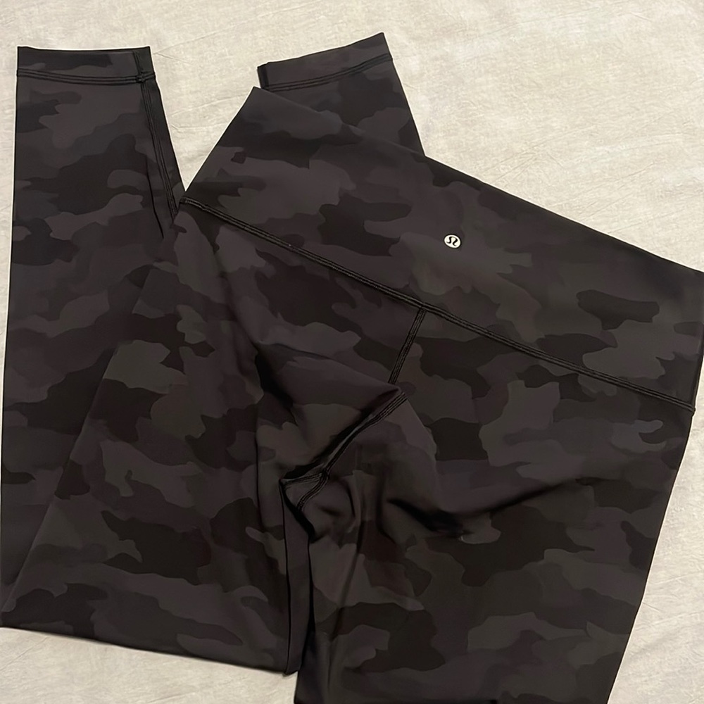 Lululemon Wunder Under HR 28”